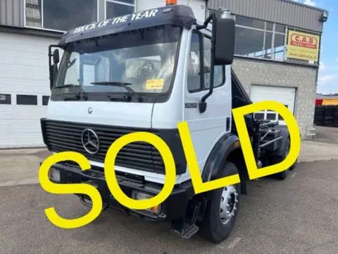 Mercedes-Benz haaksysteem en kraan ferrari - SOLD SOLD | CAB Trucks [1]