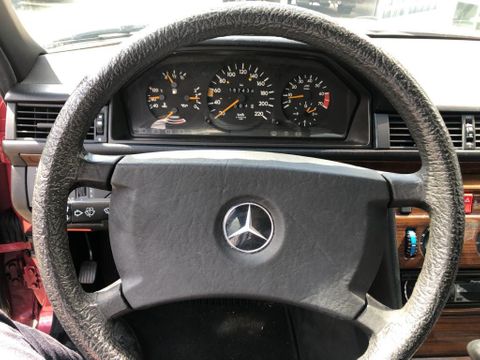 Mercedes-Benz 124 type automaat 157.000km | Van Nierop BV [9]