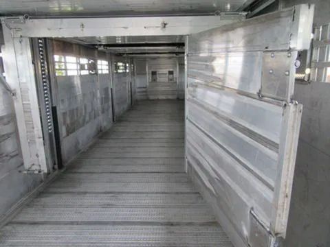 Pezzaioli SKFG2Z - 2019 - Pezzaioli - Livestock transport - 2 Floors - 2 steered axles | Companjen Bedrijfswagens BV [24]