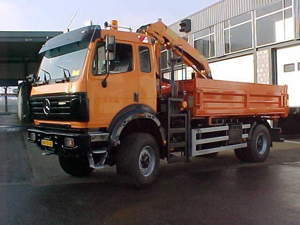 Mercedes-Benz 2024 AK 4x4 with crane HMF1153K2 | CAB Trucks [1]