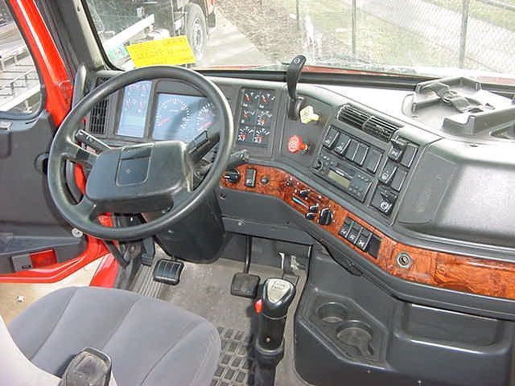 Volvo NH12 - 6x4 | CAB Trucks [15]