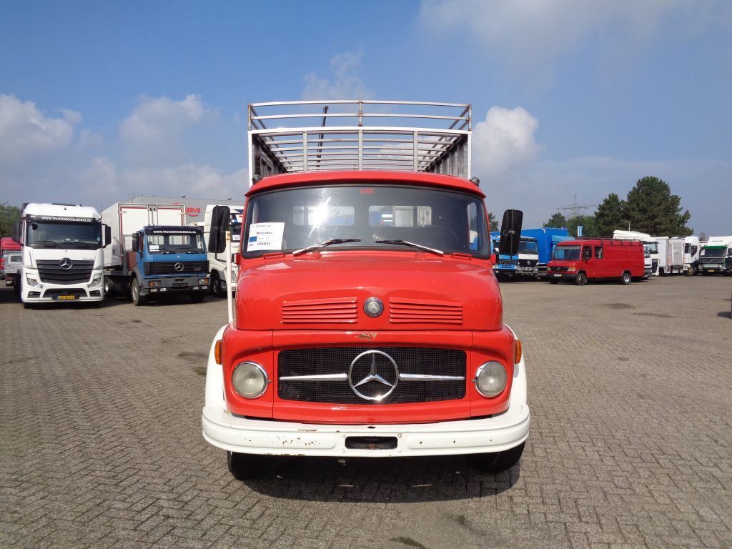 For sale: Mercedes-Benz 710 + Manual | Trucks Roosendaal