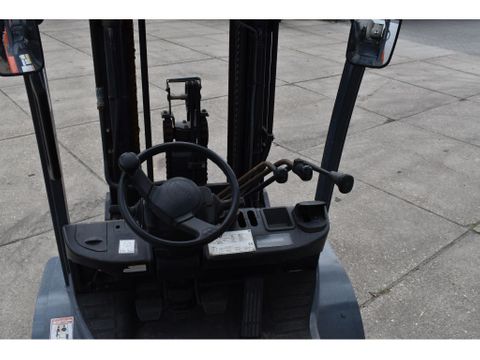 Toyota 02-8FGJ30 Heftruck Side shift triple 3000 KG | Spapens Machinehandel [10]