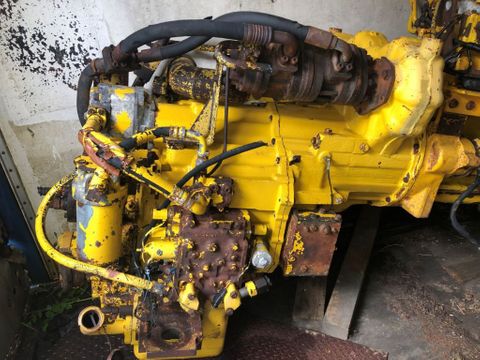 Komatsu WA470-3H Engine and gearbox | Brabant AG Industrie [11]