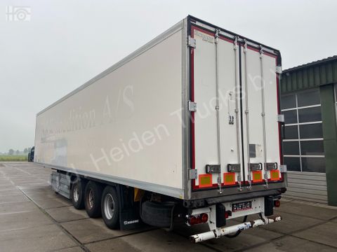 Krone SD | Carrier Vector 1850 | Vleeshaken | Van der Heiden Trucks [7]