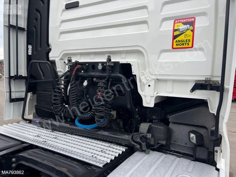 MAN TGX 18.460 XLX | Broken engine | Van der Heiden Trucks [6]