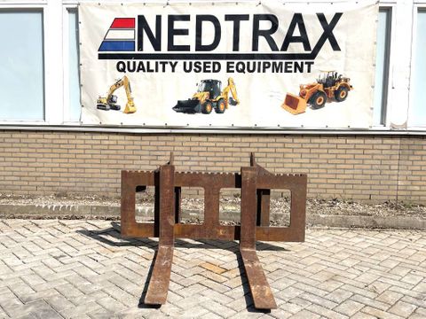 Caterpillar Forks for CAT 906/908 | NedTrax Sales & Rental [4]