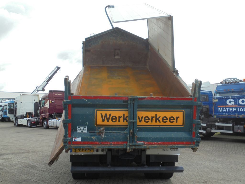 Volvo FMX 6x6 2 zijden kipper met HMF 1643 Z2 autolaadkraan dump truck for  sale Netherlands Landhorst, MG36755