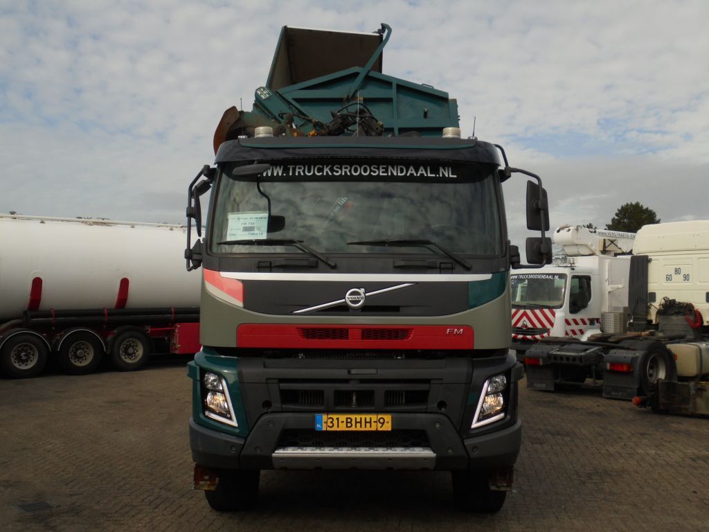 Volvo FMX 6x6 2 zijden kipper met HMF 1643 Z2 autolaadkraan dump truck for  sale Netherlands Landhorst, MG36755