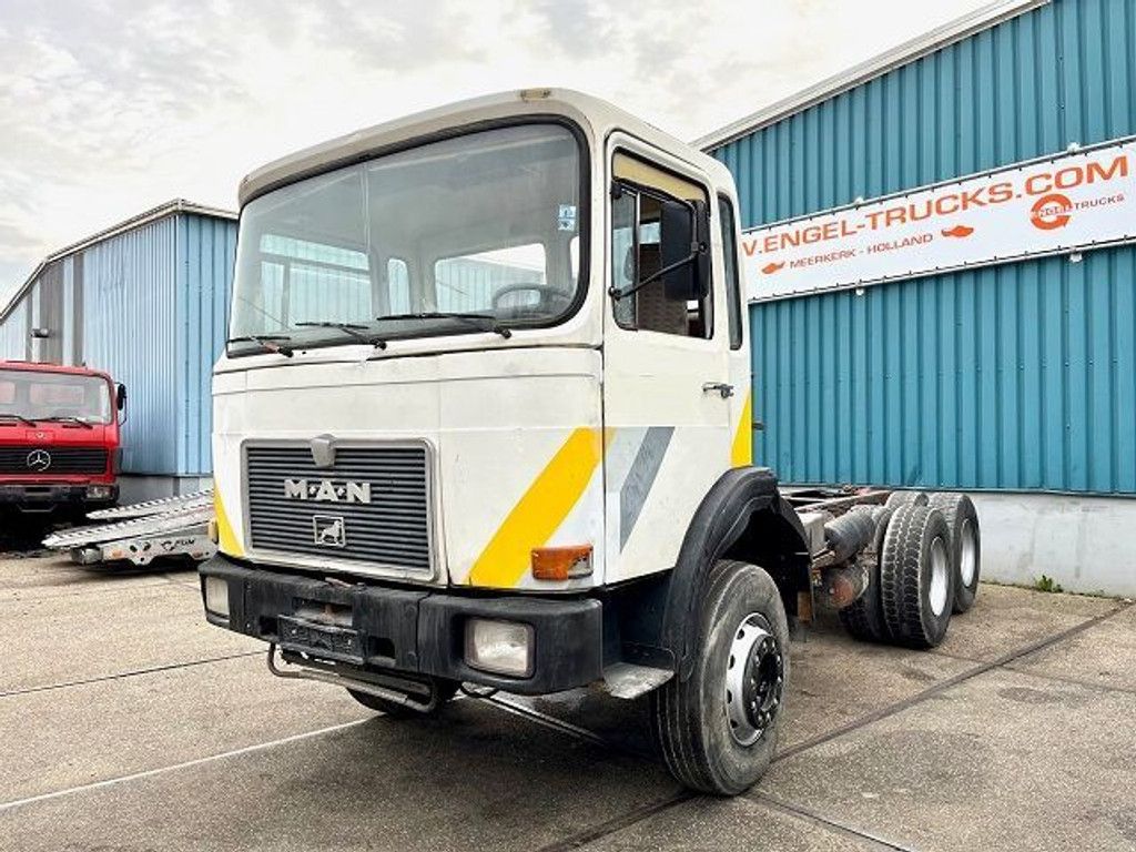MAN 26.291DF 6x4 FULL STEEL CHASSIS (6 CILINDER / ZF-MANUAL GEARBOX / REDUCTION AXLES / FULL STEEL SUSPENSION) | Engel Trucks B.V. [1]