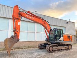Hitachi ZX 210 LC N-5B Only 5126 hours **YEAR 2015* CE/EPA