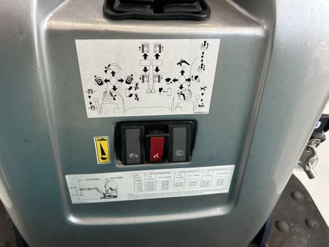 Sunward SWE08B Graafmachine Nieuw Joysticks 3 Bakken Extra functie Uit Voorraad Leverbaar | Van Nierop BV [7]
