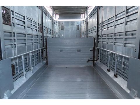 Pezzaioli RBA 31 - 2002 - 3 Floors - Livestock transport | Companjen Bedrijfswagens BV [16]