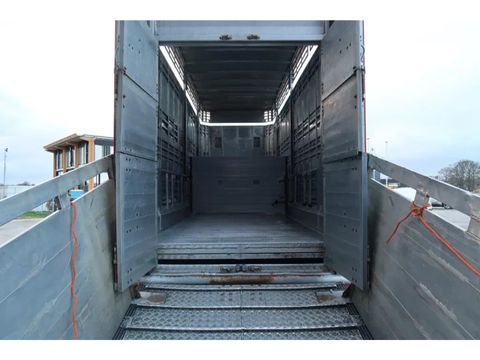 Pezzaioli RBA 31 - 2002 - 3 Floors - Livestock transport | Companjen Bedrijfswagens BV [4]