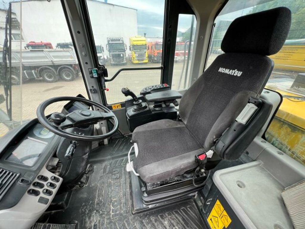 Komatsu  (15)