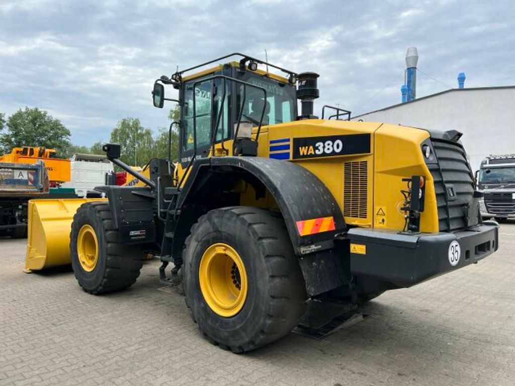 Komatsu  (7)