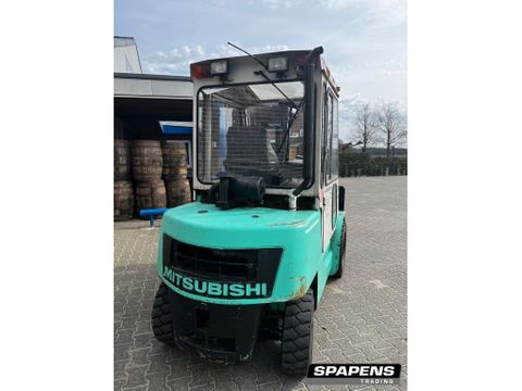 Mitsubishi FD-30 Heftruck vorkspreider | Spapens Machinehandel [19]