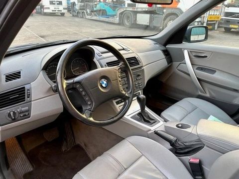 BMW M-TECHNIEK 4x4 FULL OPTION YOUNG TIMER (AUTOMATIC GEARBOX / SUNROOF / XENON / LEATHER / NAVIGATION SYSTEM) | Engel Trucks B.V. [8]