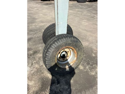 Vredestein 11,5/80-15.3 op Velg nog 2 stuks | CAB Trucks [1]