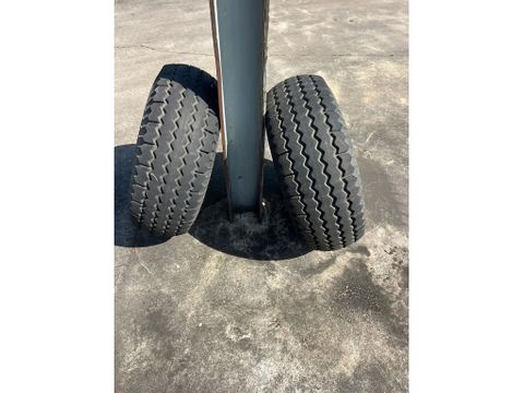 Vredestein 11,5/80-15.3 op Velg nog 2 stuks | CAB Trucks [3]