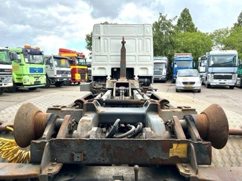 DAF XF SPACECAB 6x2 WITH HOOK-ARM SYSTEM (EURO 3 / ZF16 MANUAL GEARBOX / ZF-INTARDER / STEEL-/AIR SUSPENSION / AIRCONDITIONING) | Engel Trucks B.V. [11]