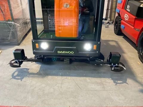 Daewoo DAS 100 veegmachine met cabine | Used Machinery Trading B.V. [20]