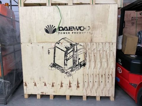 Daewoo DAS 100 veegmachine met cabine | Used Machinery Trading B.V. [21]