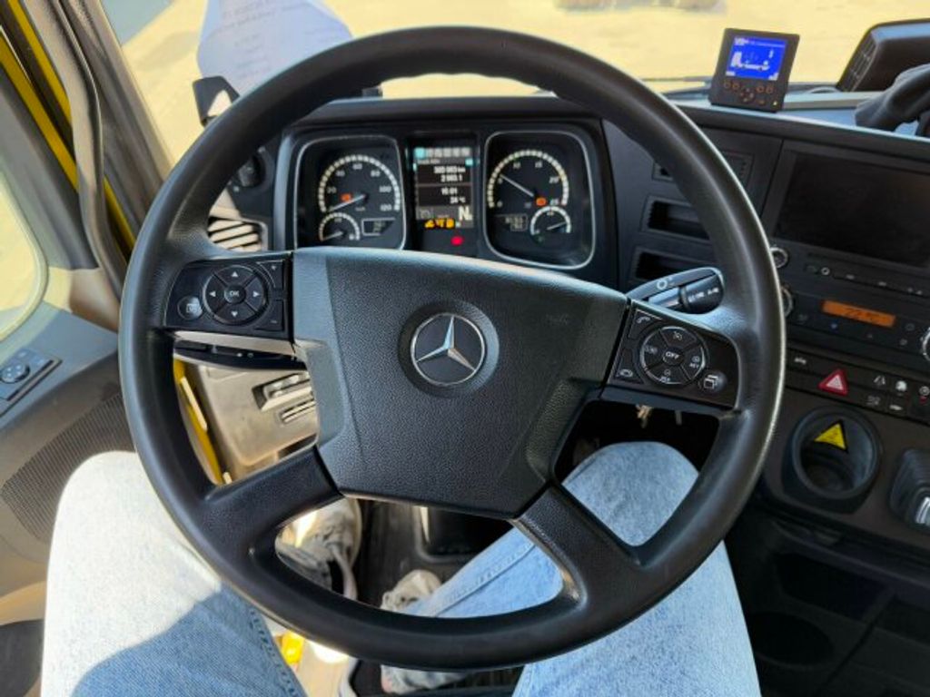 Mercedes-Benz  (9)
