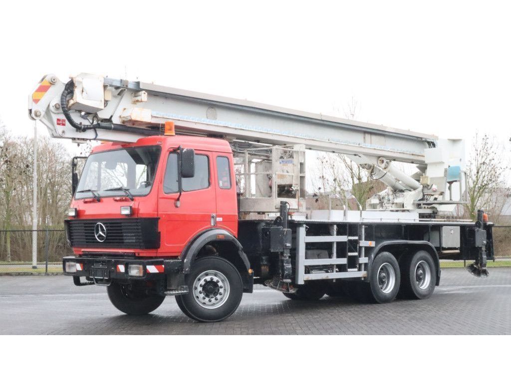 Mercedes-Benz
V8 6X4 BRONTO 33-2T1 SKYLIFT 33 M | Hulleman Trucks [1]
