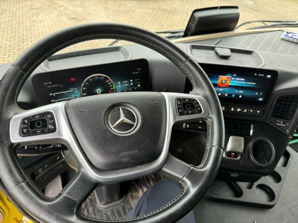 Mercedes-Benz  (9)