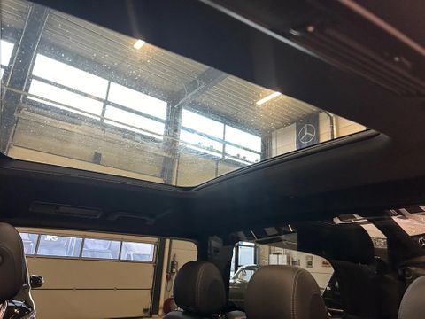 Mercedes-Benz 300D AMG L2H1 Automaat Airco Navi Cruisecontrol Panorama-Dak Koelkast | Van Nierop BV [11]