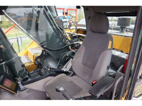 Volvo
EC 300 E NL | OILQUICK | DYNASET | 2-PIECE BOOM | Hulleman Trucks [16]
