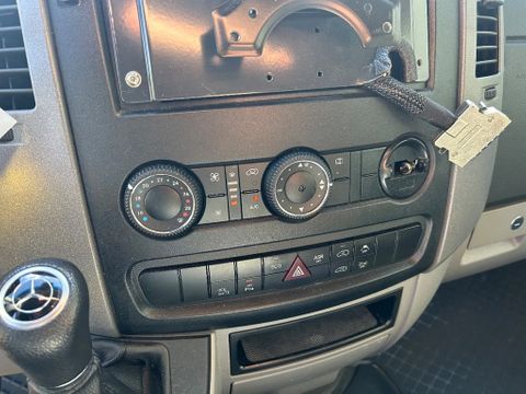 Mercedes-Benz 319CDI L2H2 AMBULANCE Automaat Airco Cruisecontrol 9X OP VOORRAAD | Van Nierop BV [26]