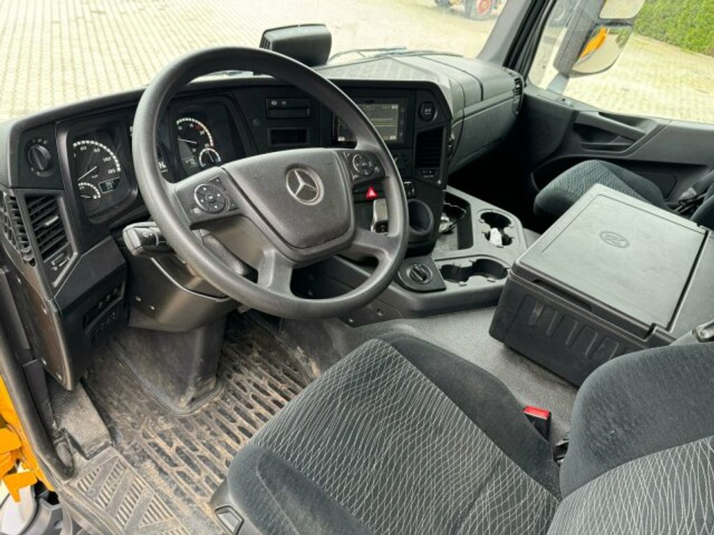 Mercedes-Benz  (9)