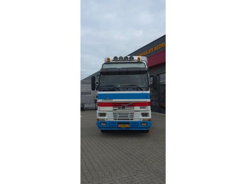 Volvo Very beautiful Volvo FH16 520, lots of horsepower, pulls like crazy | Companjen Bedrijfswagens BV [12]