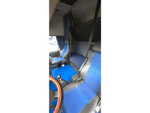 Volvo Very beautiful Volvo FH16 520, lots of horsepower, pulls like crazy | Companjen Bedrijfswagens BV [14]