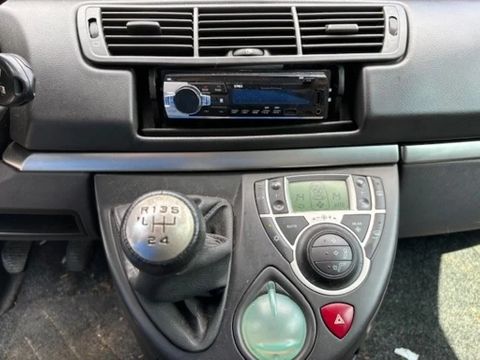 Peugeot HDI 7-SEATER MINIVAN (MANUAL GEARBOX / 2 SLIDING DOORS / ELECTRICAL PACKAGE / AIRCONDITIONING) | Engel Trucks B.V. [11]