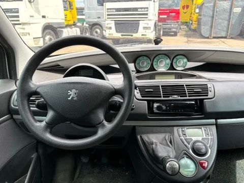 Peugeot HDI 7-SEATER MINIVAN (MANUAL GEARBOX / 2 SLIDING DOORS / ELECTRICAL PACKAGE / AIRCONDITIONING) | Engel Trucks B.V. [7]