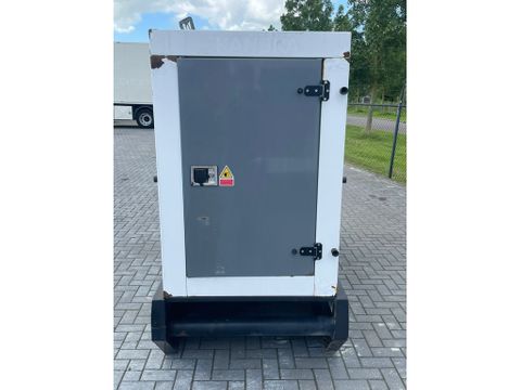 SDMO
R110C3 | 110 KVA | 400/230V | Hulleman Trucks [8]