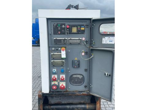 SDMO
R220C3 | 220 KVA | 400/230V | Hulleman Trucks [8]