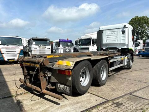 Iveco AS260S42Y/PT 6x2 CABLE SYSTEM / ORIGINAL DUTCH TRUCK ONLY 545.000 KM!! (9.000 Kg. FRONT-AXLE / EURO 5 / 10 TIRES / AS-TRONIC / LIFT-AXLE / AIRCONDITIONING) | Engel Trucks B.V. [3]