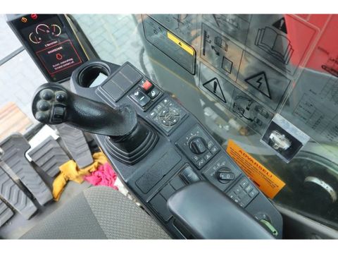 Volvo
ECR 235 EL | ROTOTILT | BUCKET | AIRCO | Hulleman Trucks [15]