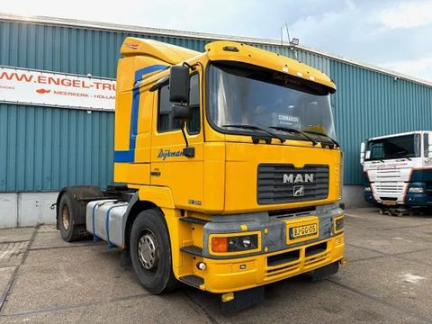 MAN SLEEPERCAB ORIGINAL DUTCH TRUCK WITH ONLY 525.000 KM. (ZF16 MANUAL GEARBOX / EURO 2 / AIRCONDITIONING) | Engel Trucks B.V. [2]