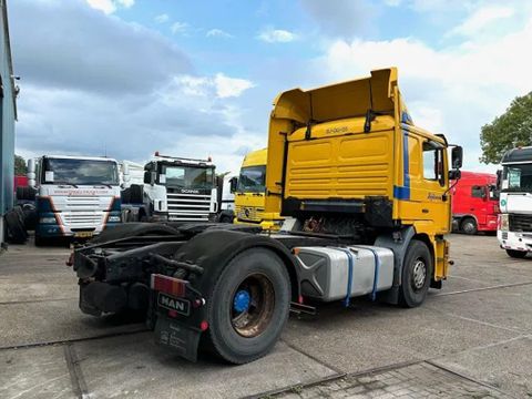 MAN SLEEPERCAB ORIGINAL DUTCH TRUCK WITH ONLY 525.000 KM. (ZF16 MANUAL GEARBOX / EURO 2 / AIRCONDITIONING) | Engel Trucks B.V. [3]