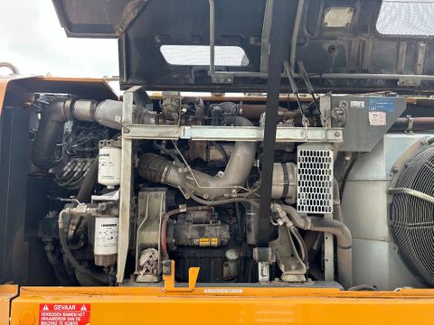 Liebherr A920 Litronic Overslagkraan OilQuick AutoSmering 11900 UUR | Van Nierop BV [15]