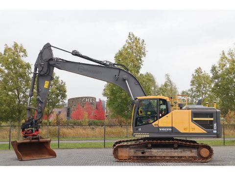 Volvo
EC 250 EL | ROTOTILT | BUCKET | NOVATRON 3D GPS | Hulleman Trucks [1]