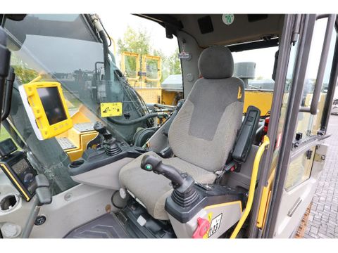 Volvo
EC 250 EL | ROTOTILT | BUCKET | NOVATRON 3D GPS | Hulleman Trucks [15]