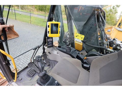 Volvo
EC 250 EL | ROTOTILT | BUCKET | NOVATRON 3D GPS | Hulleman Trucks [16]