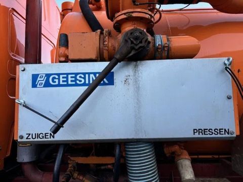 Renault -20 PR 4x2 GEESINK GKZ VACUUM CHANNEL CLEANER (EURO 2 / MANUAL GEARBOX / FULL STEEL SUSPENSION) | Engel Trucks B.V. [24]