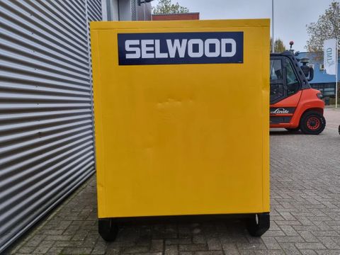 Selwood with Isuzu diesel |  Van Tongeren Trading BV [7]